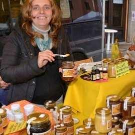 Gli espositori saranno distribuiti lungo le vie del nostro borgo, sulla piazza e nel Castello Cordero del Municipio, per una piacevole passeggiata come in un Centro Commerciale d altri tempi.