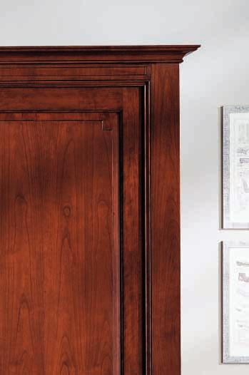 Schrank mit Schiebetüren: 2 aus Holz und eine Spiegeltür in der Mitte und GLATTER PILASTER.
