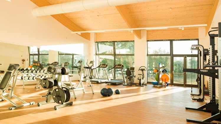 ONDE CHIARE / PALESTRA SALA TECHNOGYM Proponiamo un concetto nuovo di allenamento in palestra, formulato per assisterti passo dopo passo nel tuo percorso.