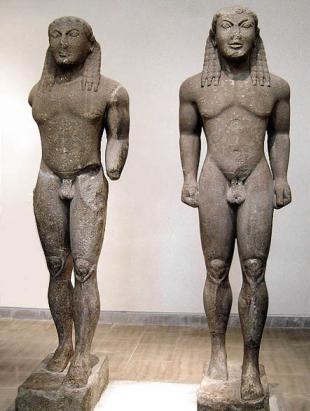 KOUROS DI POLIMEDE DI ARGO (metà VII secolo a. C. 216 cm.) Le statue, nello stile della corrente dorica rappresentano due fratelli Kleobi e Bitone, i figli della sacerdotessa di Hera, Cidìppe.