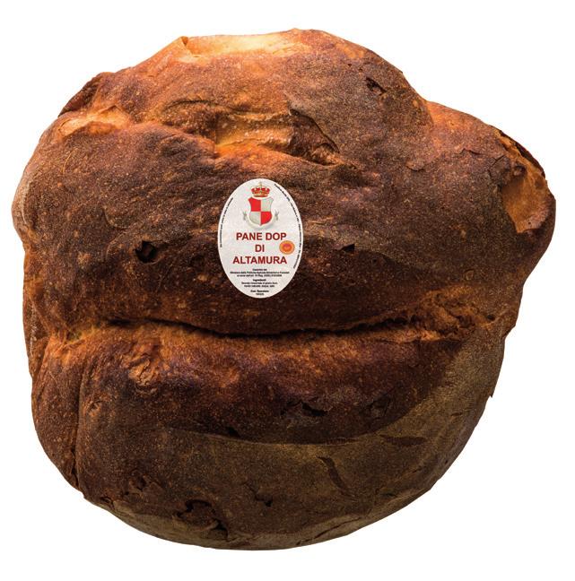 Comuni di Altamura, Gravina in Puglia, Poggiorsini, Spinazzola e Minervino Murge. Il pane di Altamura DOP, dal caratteristico profumo, di peso mai inferiore a 0,5 kg.