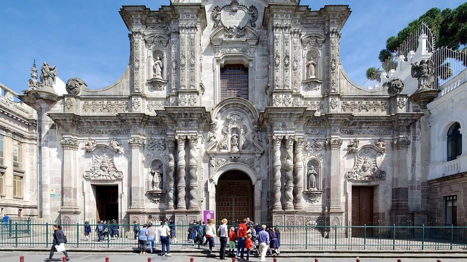 Quito: Chiesa della Compagnia di Gesù (1) Inizia il Fratello Francesco Ayerdy ( 1605) Finisce il Fratello Marcos Guerra ( 1636) Facciata: 1722 1765 E il tempio Barocco più