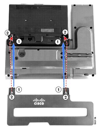 Angolo di visualizzazione del display del telefono Telefono IP 9971 di Cisco Unified 1 Inserire i connettori incurvati nelle fessure inferiori.