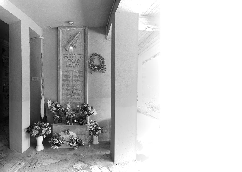 LAPIDI E MONUMENTI 105 Sinalunga Cimitero di S. Niccolò. Non abbiamo notizie riguardo a questo monumento.