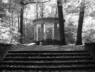 LAPIDI E MONUMENTI 89 Il Bosco degli eroi nei pressi di Berlino.