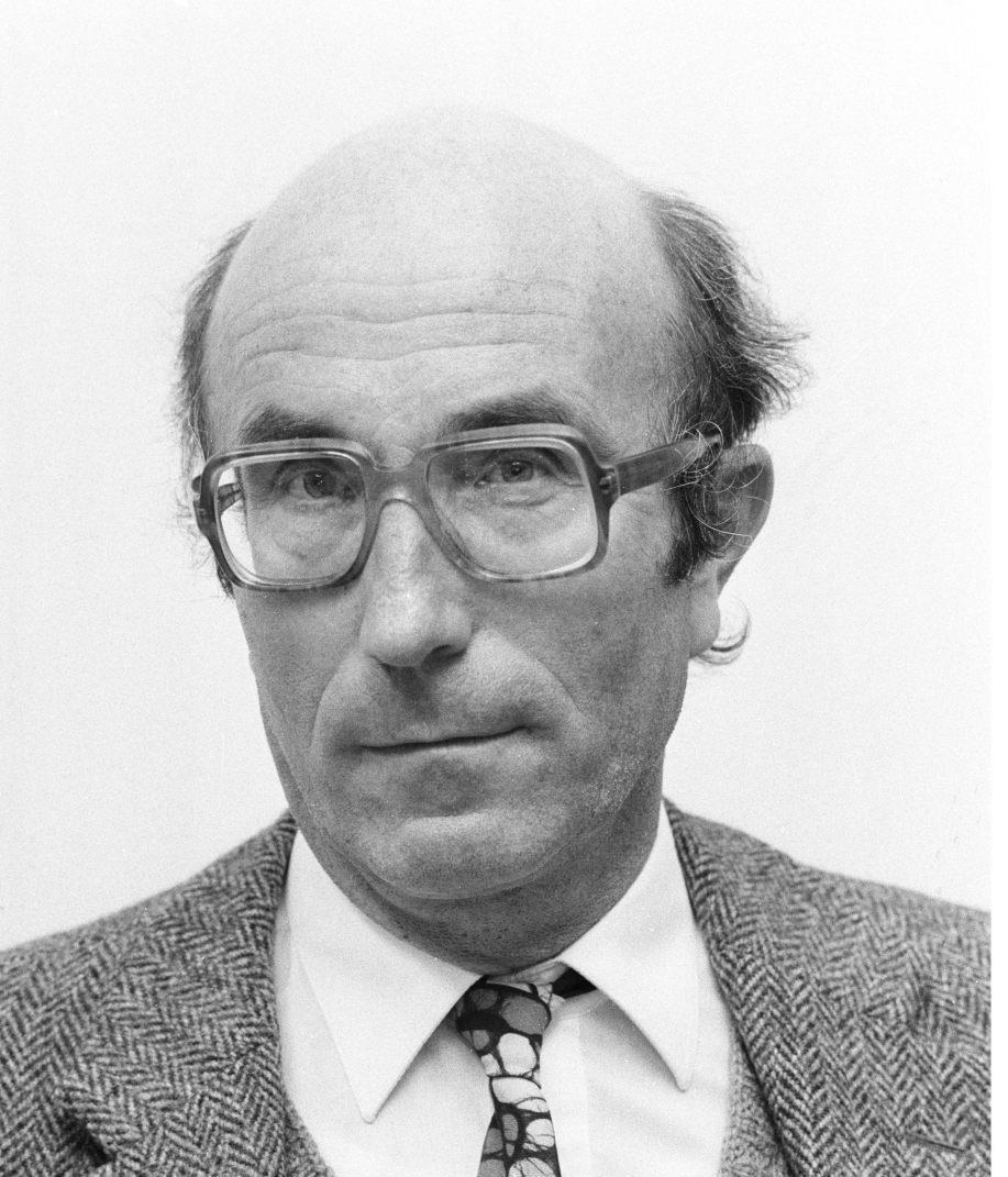 Niklas LUHMANN (1927-1998) 17 Sistemi sociali (1984) Sociologia del diritto (1980) Sociologia del rischio (1991) Funzionalismo strutturale (vs. strutturalismo funzionale di P.