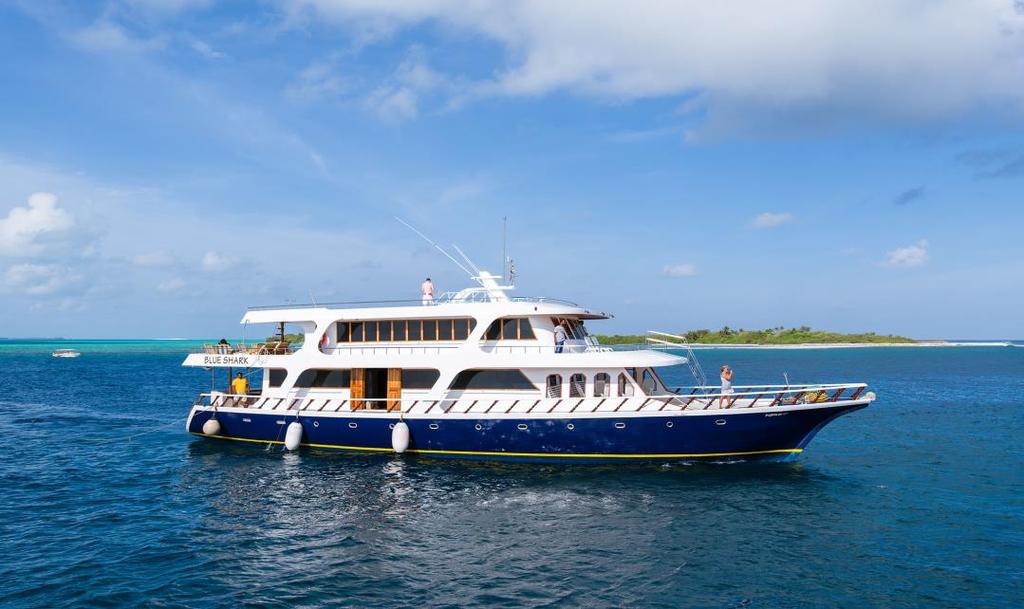 CROCIERA MALDIVE Mv BLU SHARK 1 Categoria Superior Lunghezza 30 metri Larghezza 09 metri Carico acqua 6000 litri + impianto dissalatore Generatori 2 per garantire elettrecità a bordo h 24 Commessione