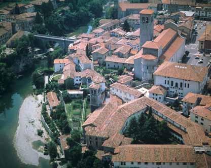 L invasione proseguì poi lungo il percorso tracciato dalle vie romane che passavano per Vicenza, Verona, Trento, Brescia, Bergamo.