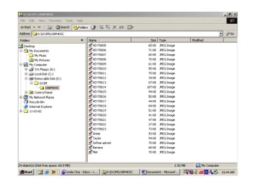 Trasferimento e visualizzazione di immagini Per gli utenti di PC Se si utilizza la connessione USB, la fotocamera viene rilevata automaticamente e riconosciuta come Removable Disk/