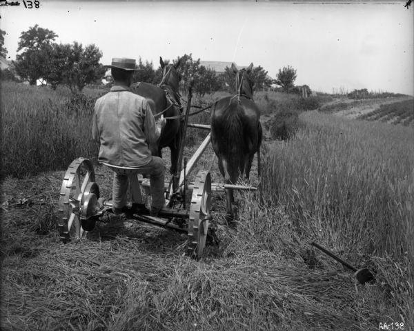 HARVESTER La