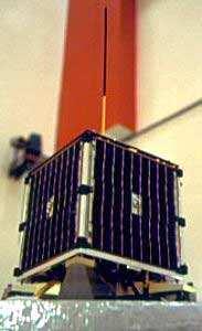 AMRAD OSCAR 27 Lanciato, insieme ad altri 2 microsatelliti (IO26 e KO25) il 26 Settembre 1993 dalla Guiana Francese con un razzo ARIANE 4 in un orbita di 800,00 x 789,00 Km inclinata di 98,27 gradi,