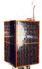 AMSAT OSCAR 13 Lanciato il 15 Giugno 1988 dalla Guiana Francese con un razzo ARIANE 4 in un orbita iniziale di trasferimento, raggiunse l orbita finale elittica di 36265 x 2545 Km con inclinazione 57