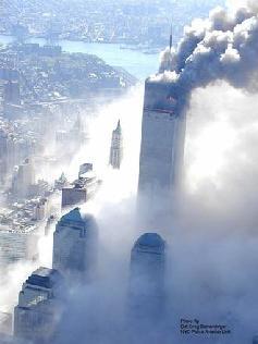 Ore 9,59 - WTC 1, la Torre Sud, crolla Ore 17,28 - WTC 1, la Torre Nord, crolla in 9 secondi in 11