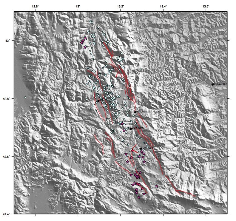 Figura 3b: Mappa degli epicentri della sequenza sismica del centro Italia dal 23 settembre 2016 a metà gennaio 2017 rilocalizzati dagli analisti del BSI; le stelle viola sono gli eventi con M L 3.