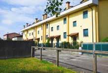 PONTE SAN NICOLO RONCAGLIA Porzione centrale di casa a schiera in quartiere residenziale.