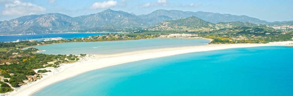 Spiaggia di Porto Giunco La spiaggia di Porto Giunco ha un fondo di sabbia bianca e sottile.