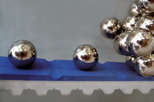 I magneti vengono posizionati nella cinghia a seconda delle specifiche del cliente, con