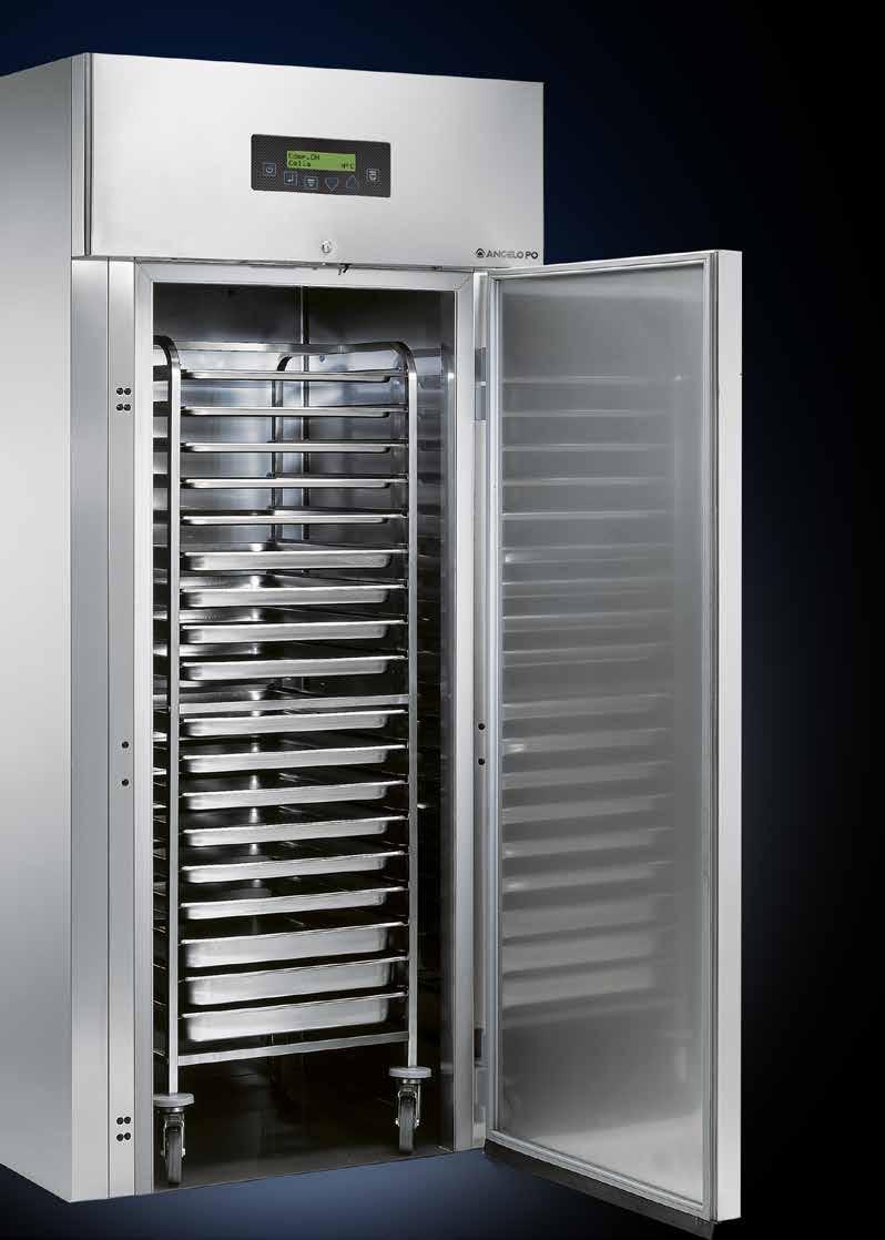 // ROLL-IN e PASSANTI UTILIZZO Armadi frigoriferi per carrelli disponibili in due versioni: porta unica e passante.
