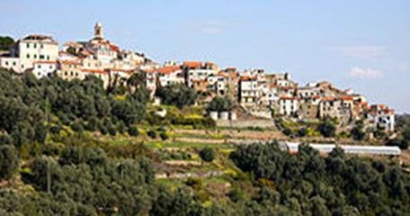 Lingueglietta E una delle corti più vecchie del marchesato di Torino (sec XI). Qui si possono vedere ancora le rovine delle fondamenta del castello dei Signori della Laigueglia.