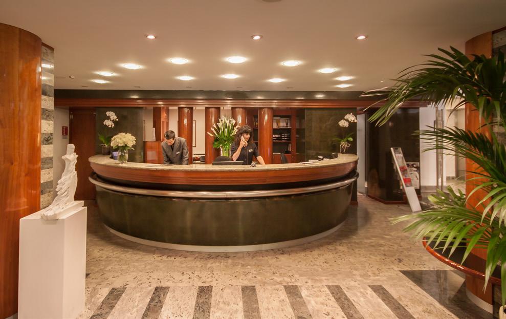 Sono disponibili coffee break e pranzi aziendali personalizzati. Hotel Excelsior represents the perfect location for meetings and business conferences with an exhibition area of 200 sqm.