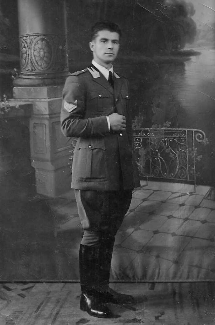 Alcuni cenni preliminari: Una foto del Sottobrigadiere Montanelli Raffaello: Raffaello Montanelli è nato a Fucecchio (FI) il 29 maggio 1916.