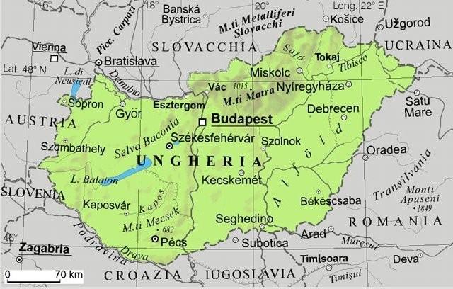 ASPETTI FISICI DELL'UNGHERIA L'Ungheria estesa per circa 90.000 Km, ma presenta soltanto bassi rilievi, la parte restante del paese è occupata da una vasta pianura alluvionale.