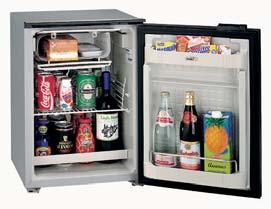 924939 CRUISE 42 V È il più piccolo frigorifero con porta verticale.