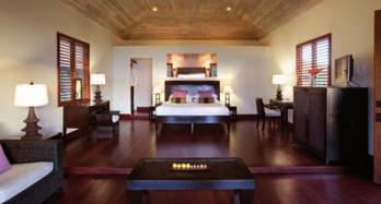 Le suite, che hanno grandi verande, sono arredate in stile coloniale e sono dotate di vari comfort.