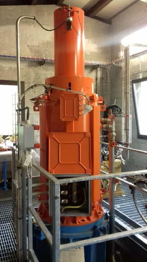 Esempio di generatore asincrono trifase installato in una mini centrale idroelettrica (215 kw).