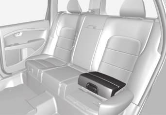 02 Sicurezza 02 Protezione per bambini - posizionamento Sistemare sempre i seggiolini per bambini/ cuscini di rialzo (p. 38) nel sedile posteriore se è attivato (p. 28) l'airbag lato passeggero.