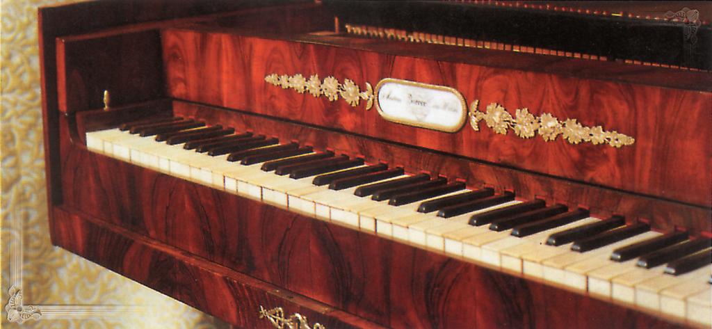 MUSEO DI PIANOFORTI ANTICHI La Fondazione Musicale Masiero e Centanin presso la sua sede ha allestito un Museo di Pianoforti antichi (unico nel Veneto) ove sono rappresentati i vari criteri