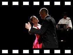 Prosa, musica, tango e cinema, questi i protagonisti della performance Cinemilonga, Piccola storia d amore di tango e vita, che dopo la prima nazionale del 2 e 3 agosto al Fontanone del Gianicolo,