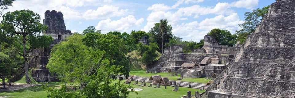 8 Giorno, Lunedì 20 Febbraio Antigua / Guatemala (35 km) / Flores (volo) / Tikal (65 km) / Flores Prima colazione in hotel.