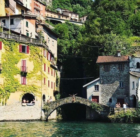 L isola Comacina è l unica isola del lago di Como ed è senz altro una meta da visitare. Oggi semideserta, fu abitata fin dai tempi romani.