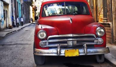 antiche Chevrolet degli anni 50, con visita panoramica del Campidolio, del Parco Centrale, del Parco della Fraternità, della Piazza della Rivoluzione.