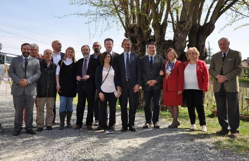 Demolizione Capannone Cascina Albarossa, 14 aprile 2015 Foto ricordo in occasione