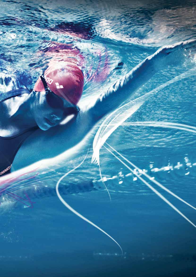 Da oltre 40 anni Arena ha equipaggiato nuotatori di livello mondiale e appassionati di sport acquatici con costumi da competizione, da allenamento e da tempo libero e con accessori realizzati in base