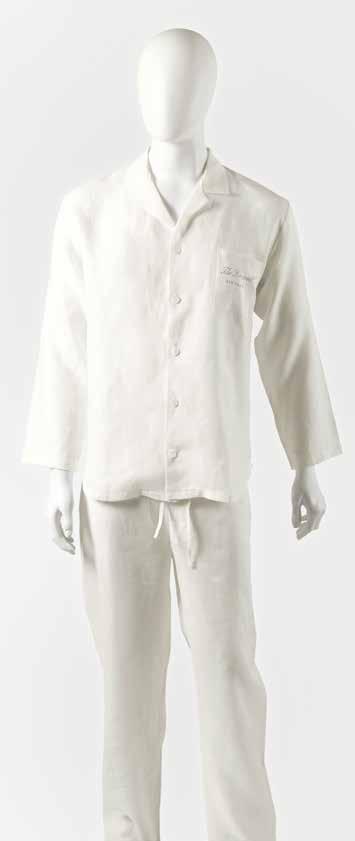 materiali materials: raso di cotone cotton sateen colori colours: bianco white con disegno jacquard with jacquard pattern dettagli details: 2 tasche,