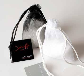 white coarse bath salts in neutral white sachet code: LBA0189085.