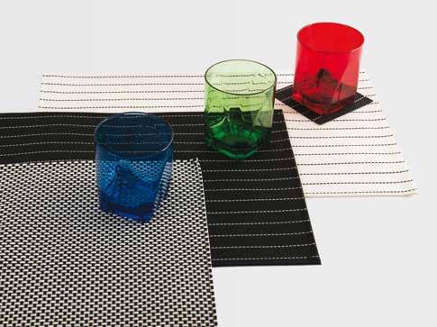 articolo item: sottobicchiere coaster materiali materials: tessuto sintetico synthetic fabric colori colours: B002801 - nero gessato pin striped black B002802 - bianco