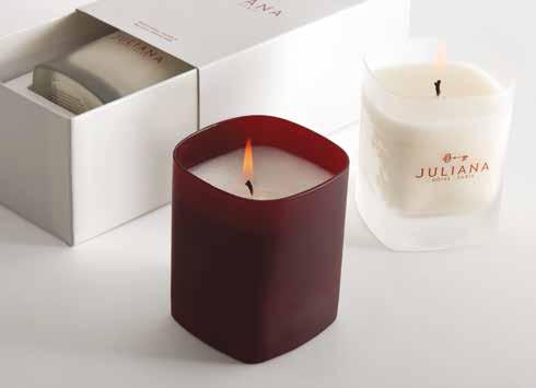 fragrances: Sandal Wood, White Linen opzioni options: scatola cellofanata cellophane wrapped box code: B0557 articolo item: candela in vetro in scatola glass candle in