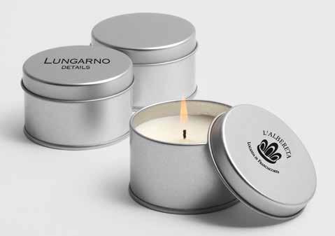 130 code: B055410 articolo item: candela in vetro in scatola glass candle in box stampa litografica offset printing cm 5,8 x 5,8 x 7 2,28" x 2,28" x 2,75" peso weight: 60