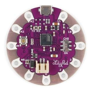 Arduino LilyPad Scheda Arduino che può essere applicata sui capi di