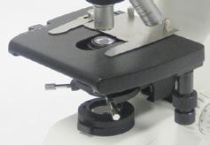 in campo chiaro Condensatore flip-top per bassi ingrandimenti Il modello DM750 è disponibile con portaobiettivi a