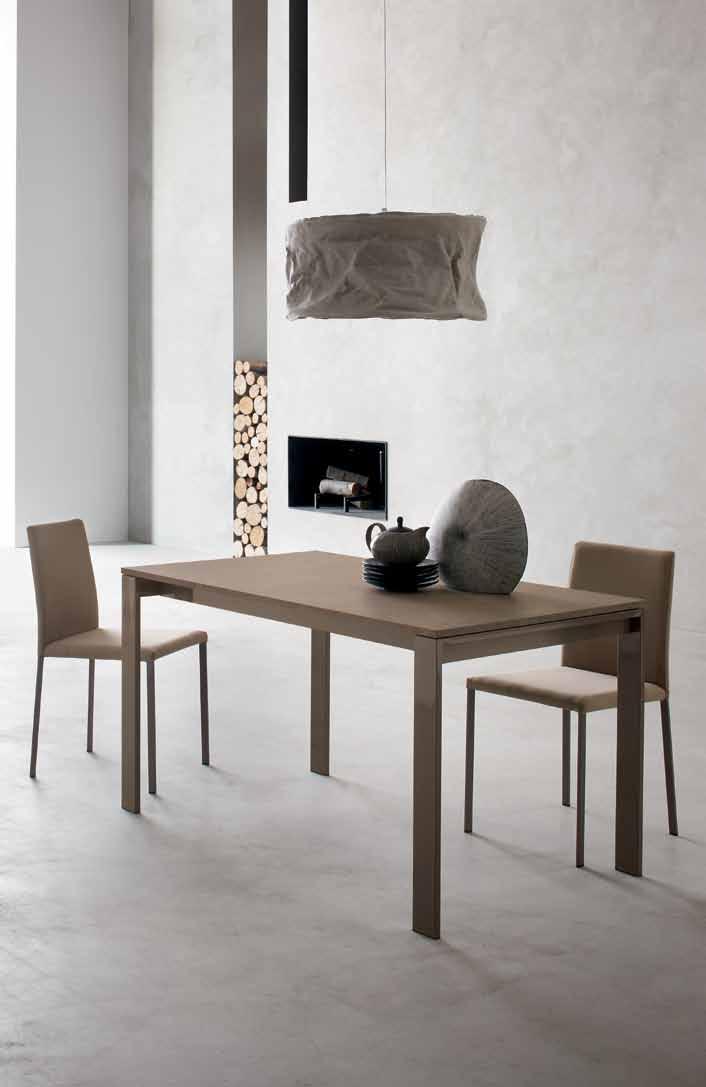 Simple - Materials Linearità e adattabilità in ogni spazio sono le caratteristiche del tavolo Simple.