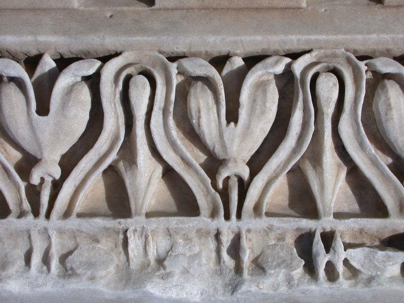Decorazioni Canoniche KIMA LESBIO TRILOBATO decorazione intagliata su Gola Rovescia costituita da archetti più sottili e con parte