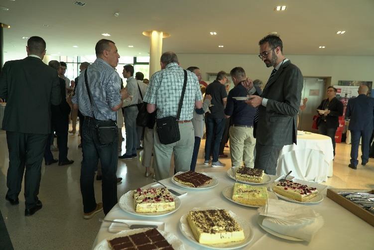 mattina e il pranzo a buffet sono stati occasione di