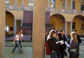 PROFILO CULTURALE E PROFESSIONALE DEL CORSO DI STUDIO Il Corso di Laurea magistrale a ciclo unico in Farmacia conferisce conoscenze teorico-pratiche in campo chimico, biologico, farmaceutico,