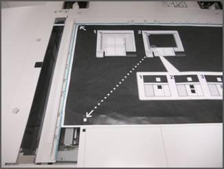 SIQA (regolazione di qualità immagine semplice) f) Allineare il diagramma lateralmente (sinistra e destra) in modo che si trovi almeno a 20 mm a destra del bordo sinistro della lastra e con