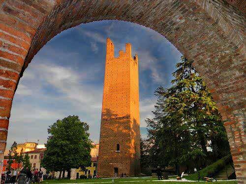 VENERDÌ 18 AGOSTO Rovigo Piazza